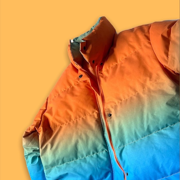 Mt. VEGA Dawn (SunRise) Puffer Jacket Sample - Picture 4 of 7